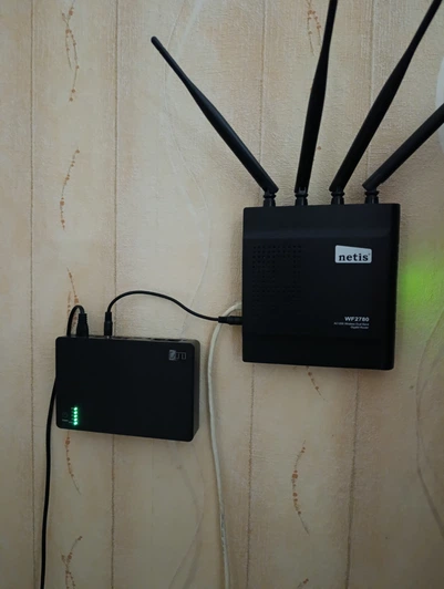 Настінне підключення DC UPS до мережевого обладнання